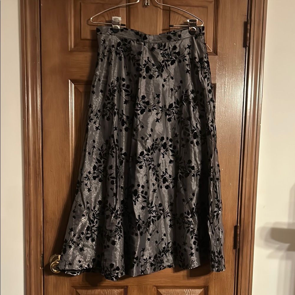 Elegant Black Floral Skirt